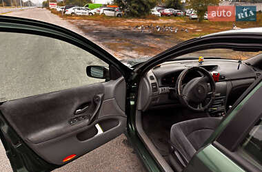 Лифтбек Renault Laguna 2001 в 