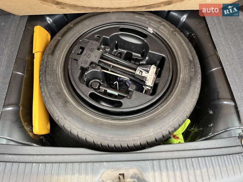 Универсал Renault Laguna 2004 в Новых Санжарах