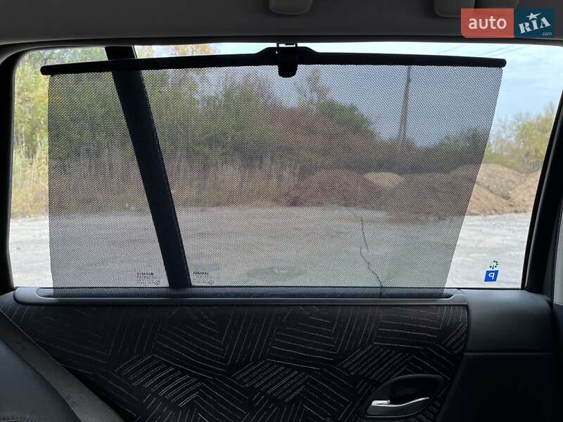 Универсал Renault Laguna 2004 в Новых Санжарах