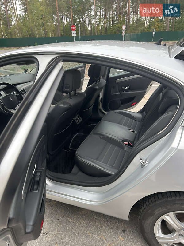 Лифтбек Renault Laguna 2010 в Киеве