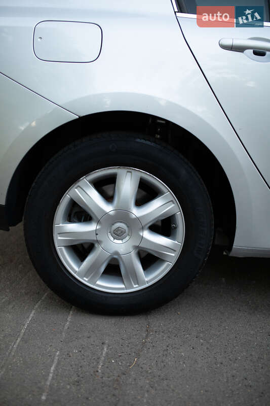 Лифтбек Renault Laguna 2010 в Киеве фото 15 Лифтбек Renault Laguna 2010 в Киеве