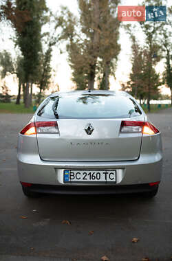 Ліфтбек Renault Laguna 2010 в 