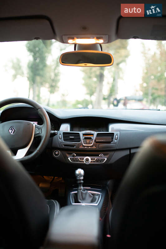 Лифтбек Renault Laguna 2010 в Киеве фото 27 Лифтбек Renault Laguna 2010 в Киеве