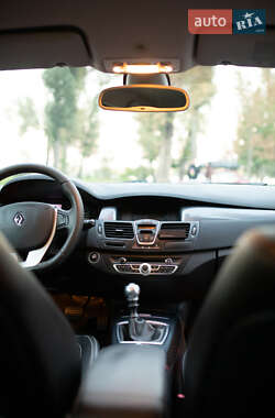 Ліфтбек Renault Laguna 2010 в 