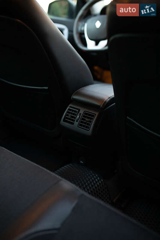 Лифтбек Renault Laguna 2010 в Киеве фото 45 Лифтбек Renault Laguna 2010 в Киеве