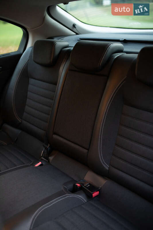 Лифтбек Renault Laguna 2010 в Киеве фото 46 Лифтбек Renault Laguna 2010 в Киеве