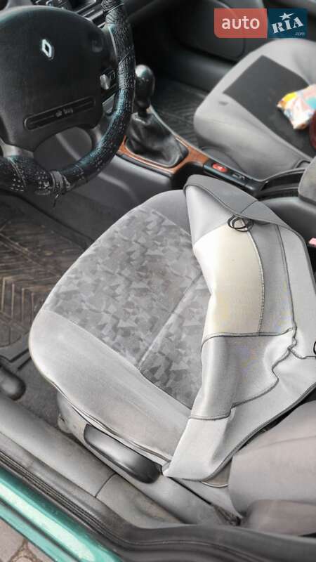 Лифтбек Renault Laguna 1996 в Каневе