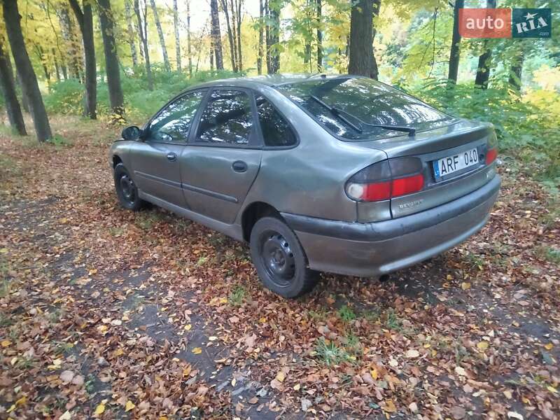 Лифтбек Renault Laguna 1999 в Мене