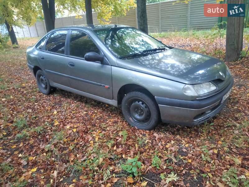 Лифтбек Renault Laguna 1999 в Мене