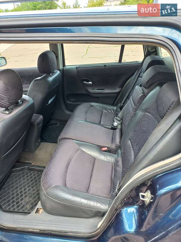 Универсал Renault Laguna 2004 в Чернигове