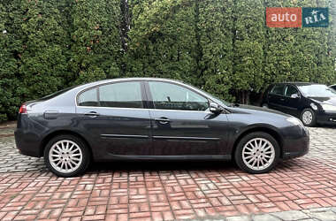 Лифтбек Renault Laguna 2009 в 