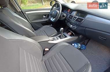 Лифтбек Renault Laguna 2011 в 