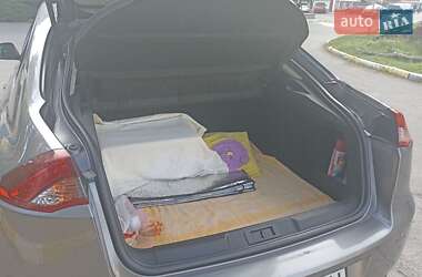 Лифтбек Renault Laguna 2011 в 