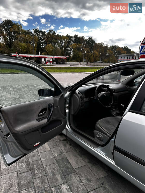 Лифтбек Renault Laguna 2002 в Луцке