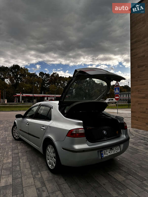 Лифтбек Renault Laguna 2002 в Луцке
