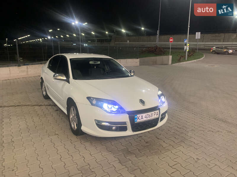 Ліфтбек Renault Laguna 2012 в 