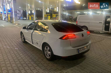 Ліфтбек Renault Laguna 2012 в 