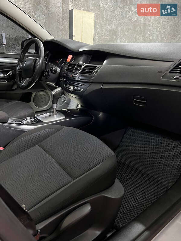 Универсал Renault Laguna 2008 в Дубно