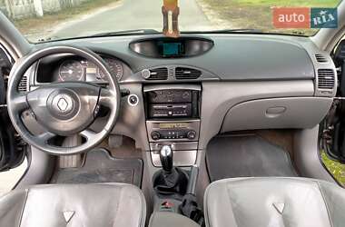 Ліфтбек Renault Laguna 2004 в  фото 21 Ліфтбек Renault Laguna 2004 в