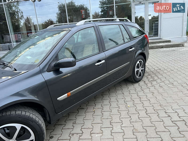Універсал Renault Laguna 2001 в Чернівцях