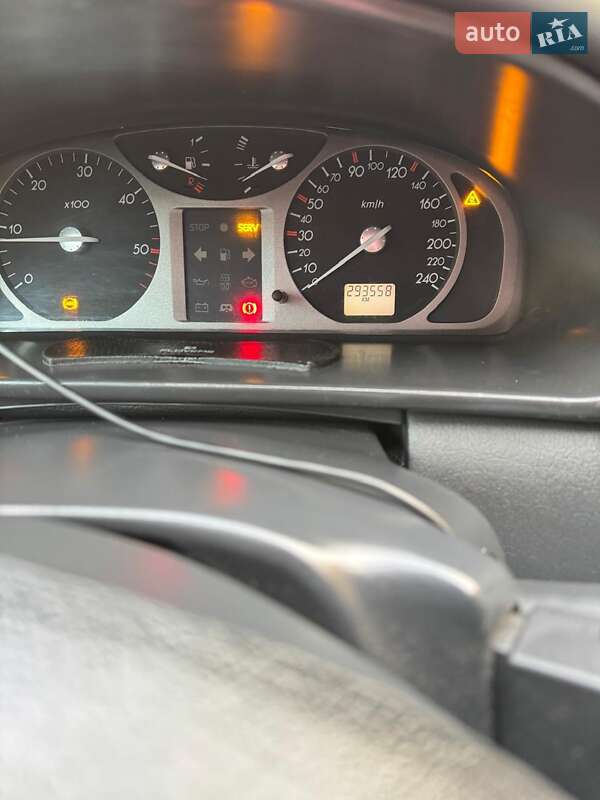 Универсал Renault Laguna 2001 в Тернополе