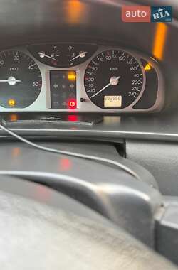 Универсал Renault Laguna 2001 в  фото 13 Универсал Renault Laguna 2001 в