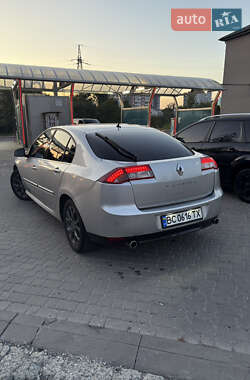 Лифтбек Renault Laguna 2011 в 