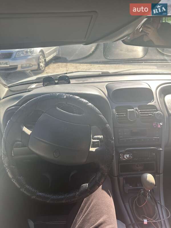 Лифтбек Renault Laguna 2000 в Ужгороде