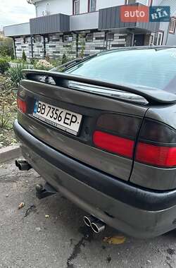 Ліфтбек Renault Laguna 1996 в 