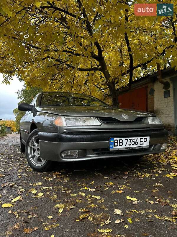 Ліфтбек Renault Laguna 1996 в 