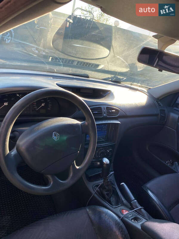 Ліфтбек Renault Laguna 2003 в Долині фото 14 Ліфтбек Renault Laguna 2003 в Долині