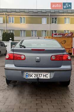 Ліфтбек Renault Laguna 2006 в  фото 6 Ліфтбек Renault Laguna 2006 в
