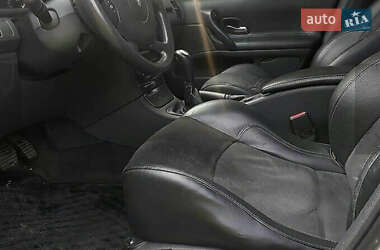 Ліфтбек Renault Laguna 2004 в  фото 5 Ліфтбек Renault Laguna 2004 в