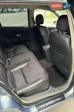 Універсал Renault Laguna 2004 в  фото 9 Універсал Renault Laguna 2004 в