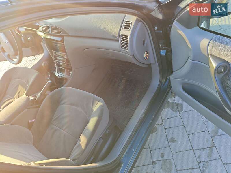 Ліфтбек Renault Laguna 2002 в Львові