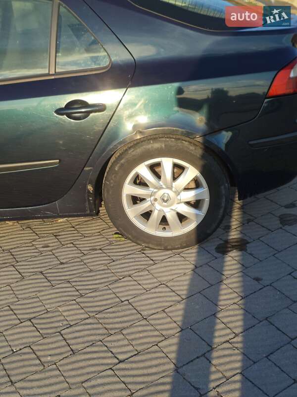 Ліфтбек Renault Laguna 2002 в Львові