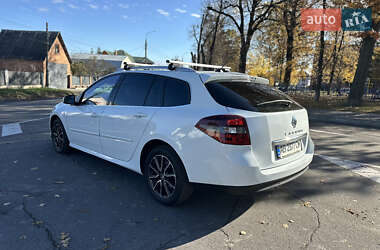 Універсал Renault Laguna 2011 в  фото 34 Універсал Renault Laguna 2011 в