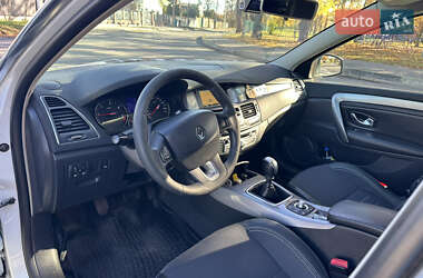 Універсал Renault Laguna 2011 в  фото 40 Універсал Renault Laguna 2011 в