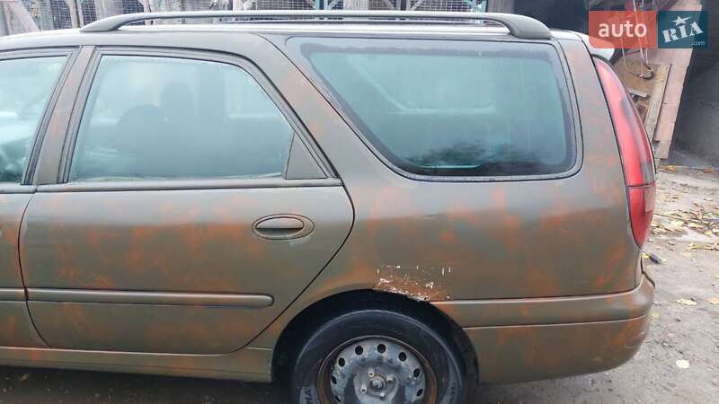 Универсал Renault Laguna 2000 в Березане