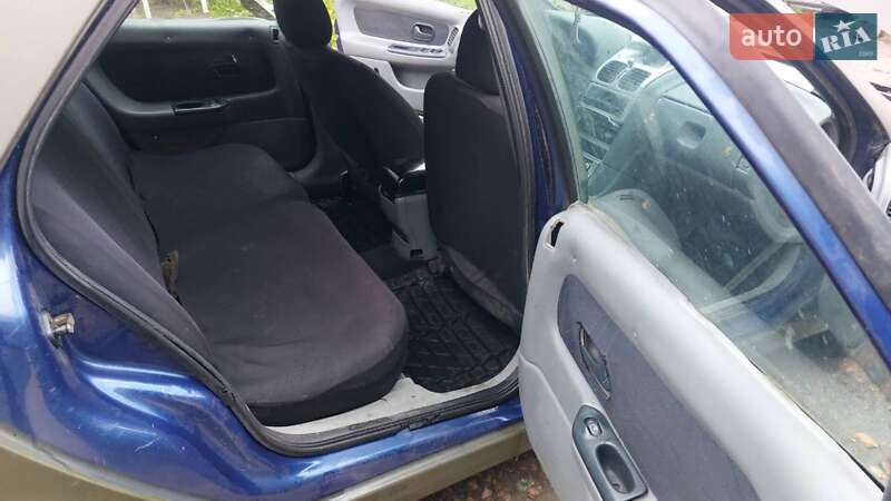 Универсал Renault Laguna 2000 в Березане