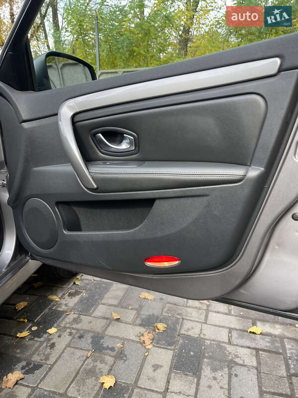 Лифтбек Renault Laguna 2014 в Днепре