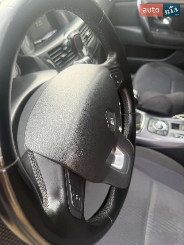 Лифтбек Renault Laguna 2010 в Киеве фото 8 Лифтбек Renault Laguna 2010 в Киеве