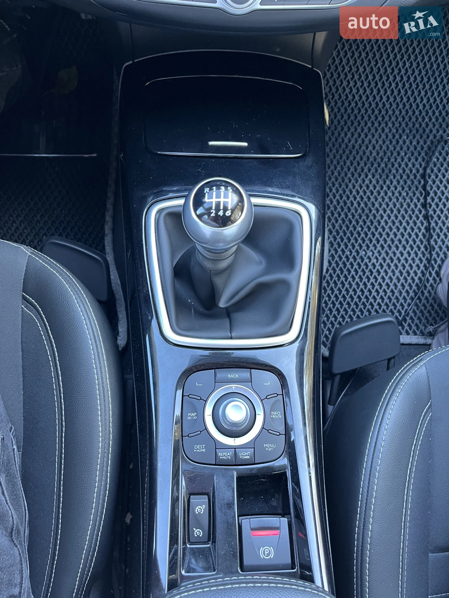 2011 Renault Laguna - мініатюра 77