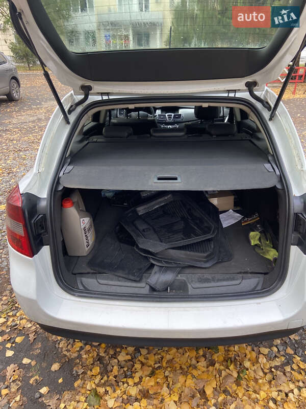 Универсал Renault Laguna 2011 в Полтаве фото 14 Универсал Renault Laguna 2011 в Полтаве