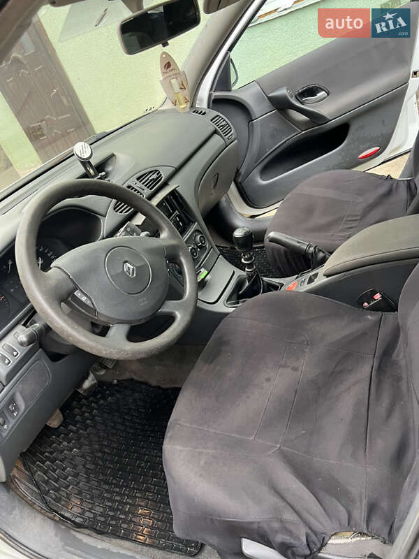 Ліфтбек Renault Laguna 2004 в Мукачевому