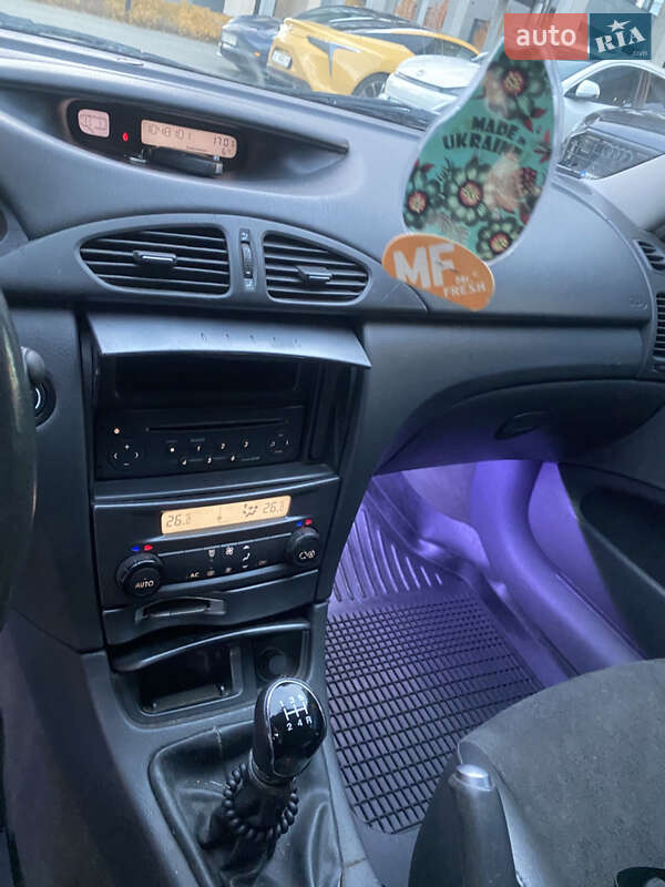 Лифтбек Renault Laguna 2005 в Стрые