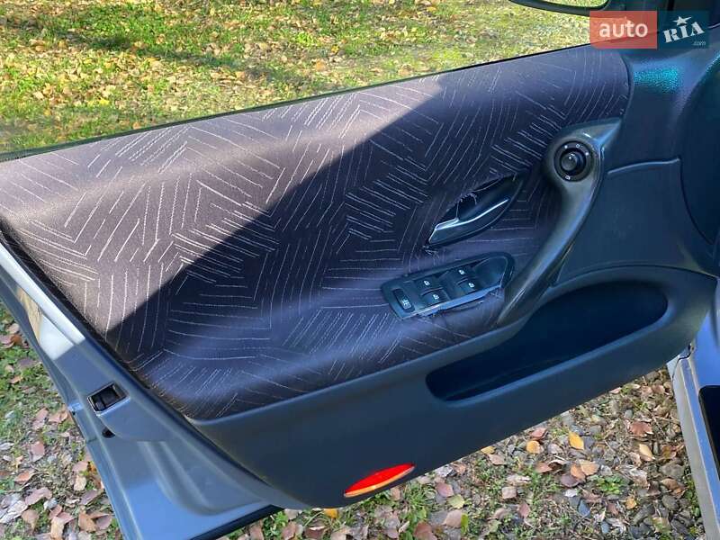 Лифтбек Renault Laguna 2001 в Коломые фото 19 Лифтбек Renault Laguna 2001 в Коломые