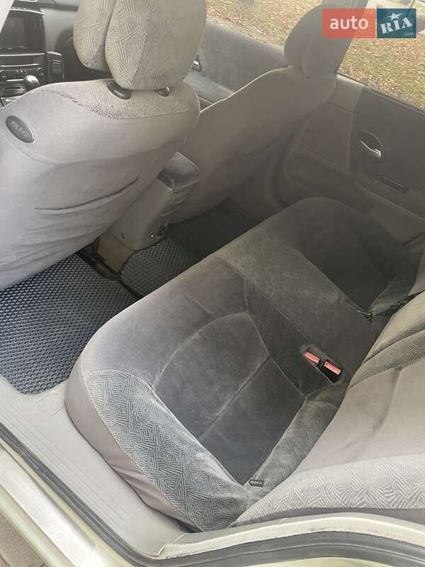 Ліфтбек Renault Laguna 2002 в Звягелі