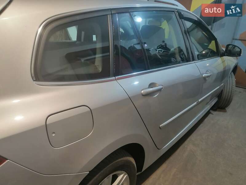 Универсал Renault Laguna 2011 в Полтаве фото 26 Универсал Renault Laguna 2011 в Полтаве