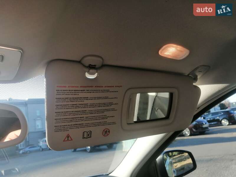 Универсал Renault Laguna 2011 в Полтаве фото 37 Универсал Renault Laguna 2011 в Полтаве